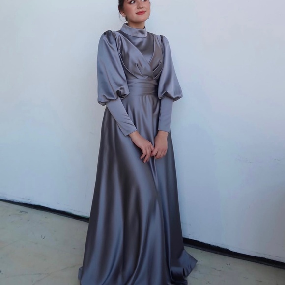 BLUE PUFF SLEEVE MODEST BALL GOWN - Picture 4 of 7